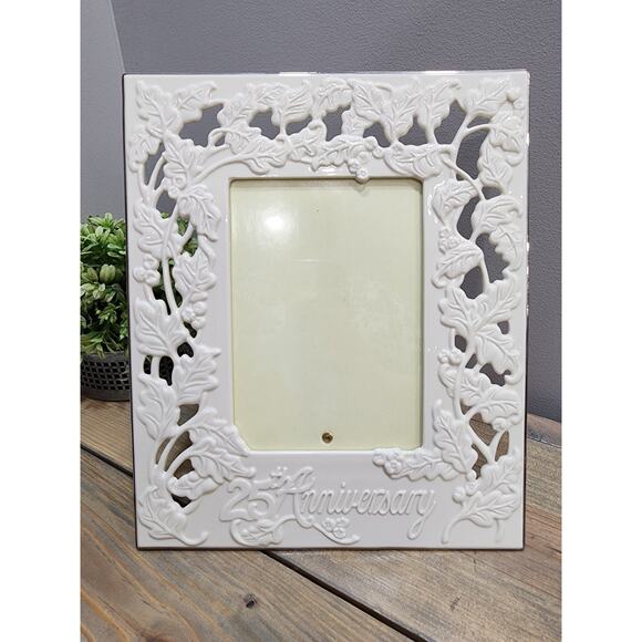 Lenox China 25th Anniversary 5 x 7 Ivory Picture Frame - Picture 1 of 5